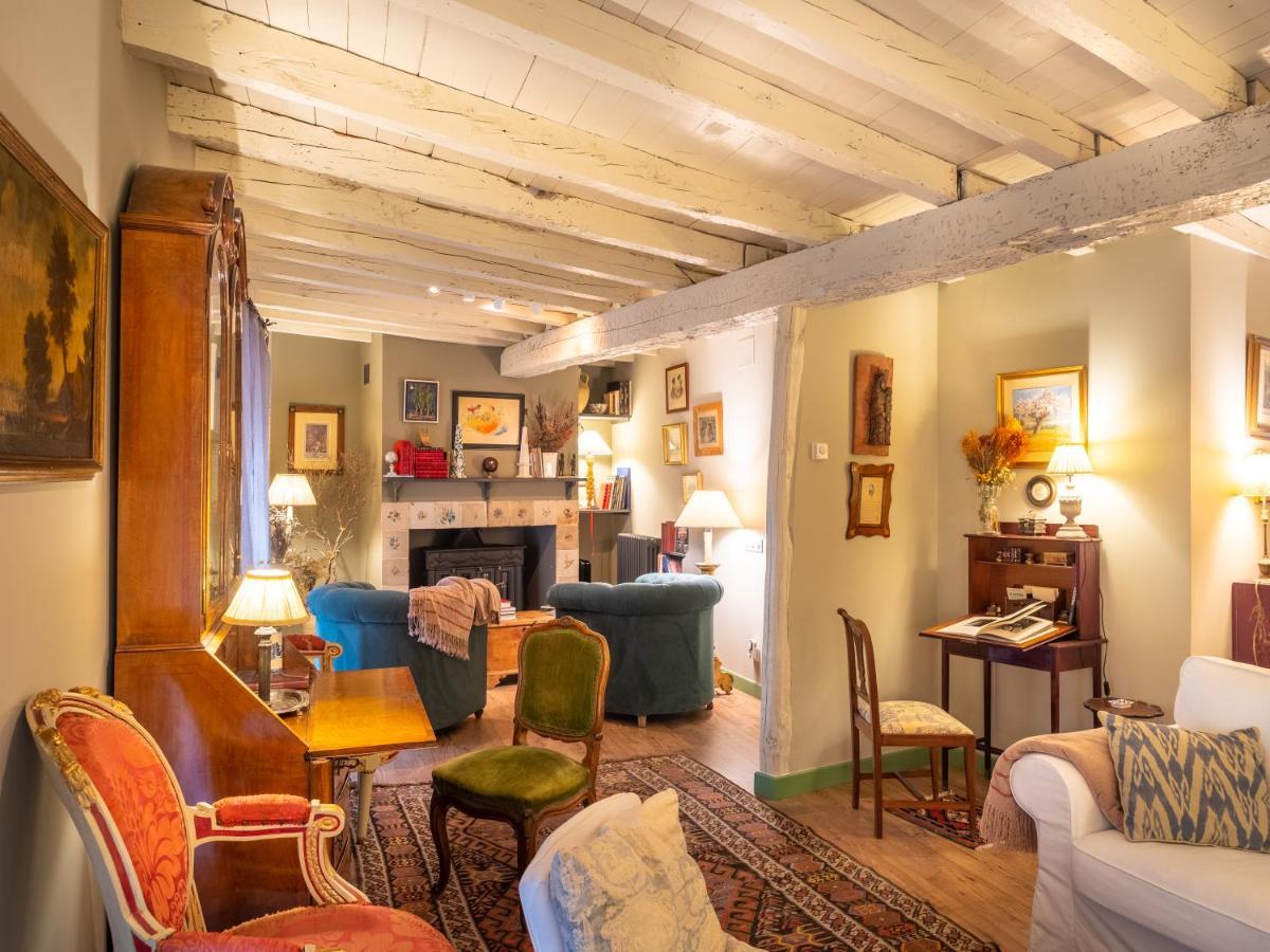 Encantadora Casa De Pueblo Con 5 Hab. En Burgos سانتو دومينغو دي سيلوس المظهر الخارجي الصورة