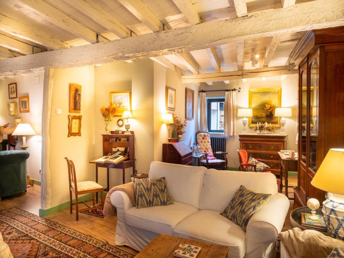 Encantadora Casa De Pueblo Con 5 Hab. En Burgos سانتو دومينغو دي سيلوس المظهر الخارجي الصورة