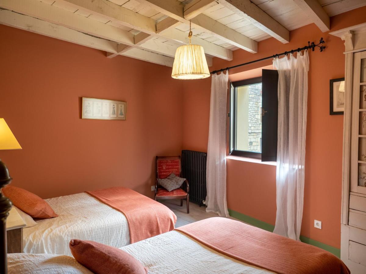 Encantadora Casa De Pueblo Con 5 Hab. En Burgos سانتو دومينغو دي سيلوس المظهر الخارجي الصورة