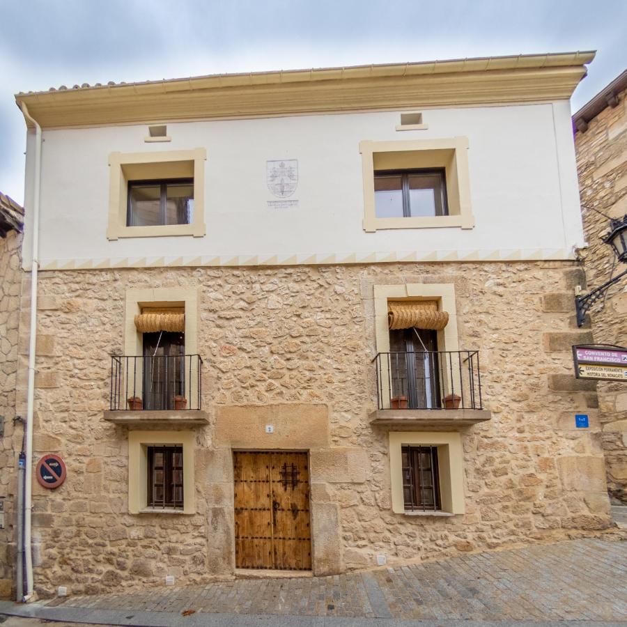 Encantadora Casa De Pueblo Con 5 Hab. En Burgos سانتو دومينغو دي سيلوس المظهر الخارجي الصورة